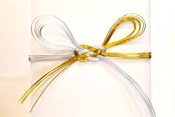 本格水引での包装をしてます 本格水引での包装をしてます